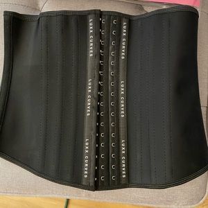 LuXX Waist Trainer New without tags attached